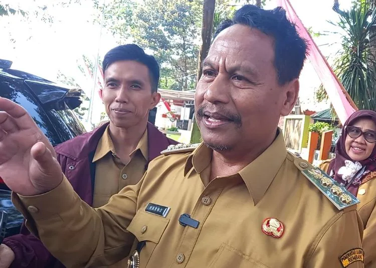 Refleksi dan Harapan Bupati Harno untuk Kabupaten Rembang 25 Bupati Kabupaten Rembang, Harno, saat menghadiri syukuran dalam rangka ulang tahun CBFM, pada Senin, 28 Juli 2025. (Muhammad Faalih/Lingkarjateng.id)