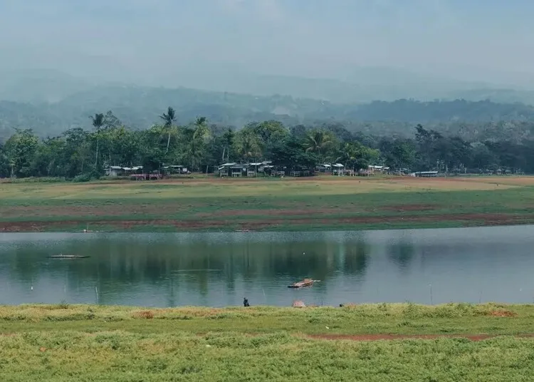Kios di Waduk Seloromo Gembong Pati Akan Ditata Ala Wisata Bali 25 Pemandangan di Waduk Seloromo, Desa Selorejo, Kecamatan Gembong, Kabupaten Pati. (Dok. Instagram Destinasi Pariwisata Jateng/Lingkarjateng.id)