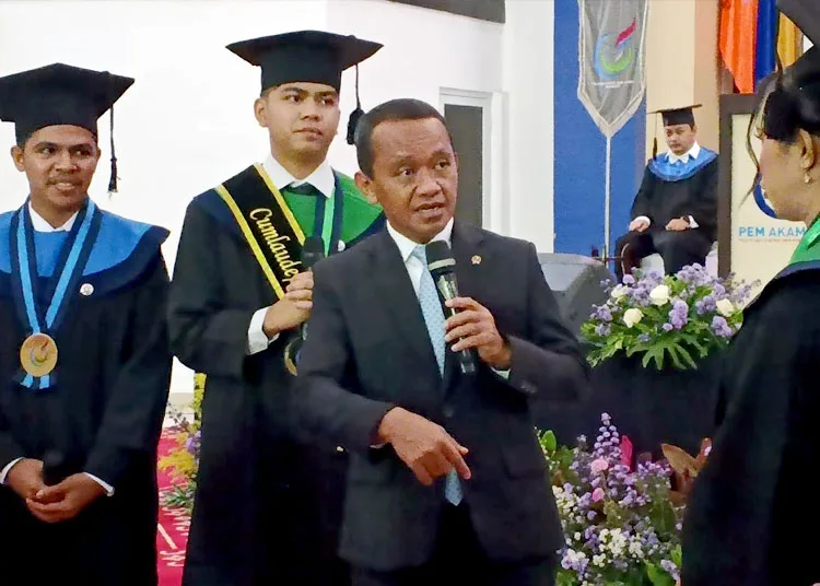 Bahlil Minta SKK Migas Beri Rekomendasi Kerja bagi Lulusan PEM Akamigas Cepu 25 bahlil di pam akamigas cepu