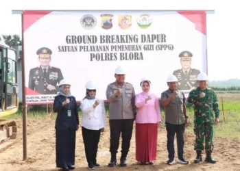 Peletakan batu pertama Dapur Satuan Pelayanan Pemenuhan Gizi (SPPG) milik Polres Blora, Selasa, 8 Juli 2025. (Dok. Polres Blora)