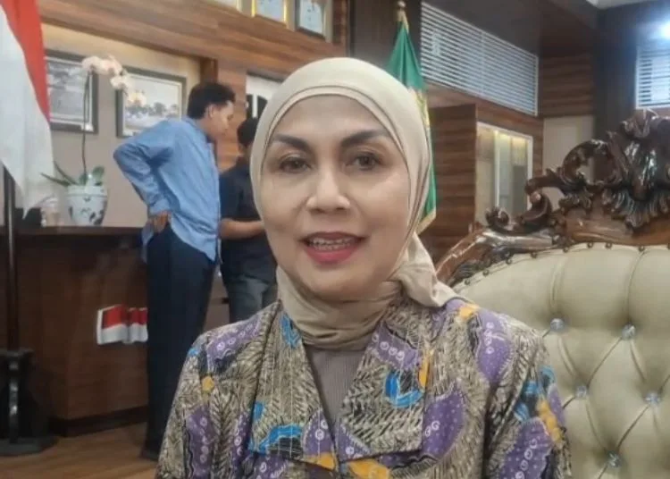 Ucapan Hari Jadi Kendal, Bupati Tika Imbau Karangan Bunga Diganti Bibit Pohon 25 Bupati Kendal, Dyah Kartika Permanasari saat ditemui, Jumat, 25 Juli 2025. (Arvian Maulana/Lingkarjateng.id)