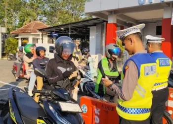 Realisasi Penerimaan Pajak Kendaraan Bermotor di Kendal Belum Maksimal 32 Pelaksanaan Operasi Patuh Candi oleh jajaran Satlantas Polres Kendal. (Dok. Pribadi)