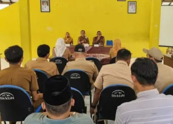 Pemkab Pekalongan Tekankan Salah Kelola Dana Desa Bisa Berujung Penjara 29 Suasana kegiatan pembinaan penyelenggaraan pemerintahan desa yang diikuti kepala desa dan sekretaris desa se-Kecamatan Bojong, Selasa, 29 Juli 2025 di Pendopo Kecamatan Bojong. (Fahri Akbar/Lingkarjateng.id)