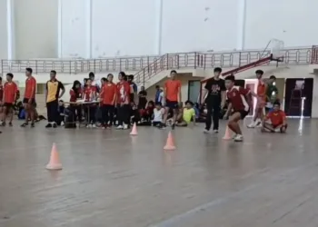 Para atlet saat mengikuti serangkaian tes fisik di GOR Pandanaran Wujil, Kecamatan Bergas, Kabupaten Semarang, pada Selasa, 8 Juli 2025. (Hesty Imaniar/Lingkarjateng.id)