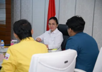 BEM Undip dan Unnes Minta Maaf ke Wali Kota Semarang atas Kerusuhan May Day 25 Wali Kota Semarang, Agustina Wilujeng Pramestuti, saat menerima mahasiswa Undip dan Unnes di Ruang Rapat Wali Kota, Selasa, 8 Juli 2025. (Dok. Pemkot Semarang/Lingkarjateng.id)
