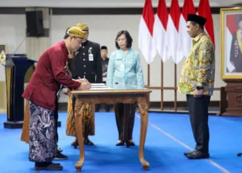 Wakil Gubernur Jawa Tengah, Taj Yasin Maimoen, dalam pelantikan pejabat fungsional Pemprov Jateng di Grhadika Bhakti Praja, Semarang, pada Kamis, 10 Juli 2025. (Dok. Pemprov Jateng/Lingkarjateng.id)
