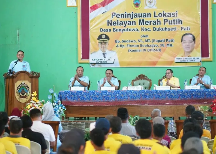 Pati Jadi Lokasi Program Nasional Kampung Nelayan Modern Merah Putih 25 Peninjauan lokasi program Kampung Nelayan Modern Merah Putih di TPI Banyutowo, Kecamatan Dukuhseti, Kabupaten Pati, pada Minggu, 13 Juli 2025. (Dok. Pemkab Pati/Lingkarjateng.id)