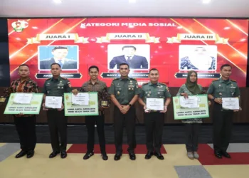 Pemberian penghargaan Lomba Karya Jurnalistik TMMD ke-124 di Gedung A.H Nasution Lantai 2 Mabesad, Jakarta Pusat, pada Rabu, 9 Juli 2025. (Dok. Pendam IV/Diponegoro/Lingkarjateng.id)
