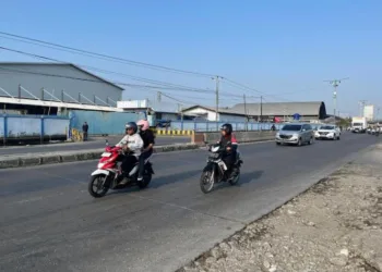Kondisi Jalan Pantura Sayung Demak-Semarang kering dan tidak tergenang banjir rob, Kamis, 24 Juli 2025. (M Burhanuddin Aslam/Lingkarjateng.id)