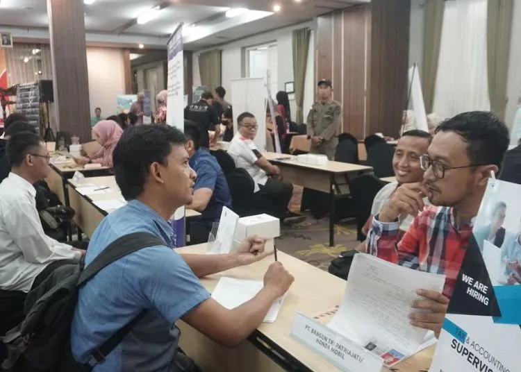 Ada 700 Lowongan Kerja di Job Fair Pekalongan, Catat Tanggalnya 25 Suasana pelaksanaan Job Fair di Kota Pekalongan tahun 2024. (Fahri Akbar/Lingkarjateng.id)