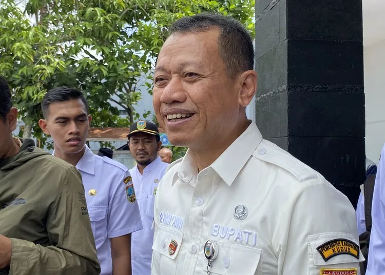Bupati Kudus, Sam'ani Intakoris. (Nisa Hafizhotus S./Lingkarjateng.id)