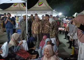 Festival Ekraf Batang 2025 Ditarget Raup Transaksi Rp 2 Miliar 26 Bupati Batang, M. Faiz Kurniawan, saat meninjau Festival Ekraf di Jalan Veteran, Kabupaten Batang, pada Rabu, 27 Agustus 2025. (Pemkab Batang/Lingkarjateng.id)