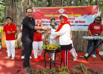 Kepala Bapenda Kendal, Abdul Wahab, saat menghadiri HUT ke-117 INI dan HUT ke-80 Kemerdekaan RI di Tirto Arum Baru Kendal pada Jumat, 22 Agustus 2025. (Arvian Maulana/Lingkarjateng.id)