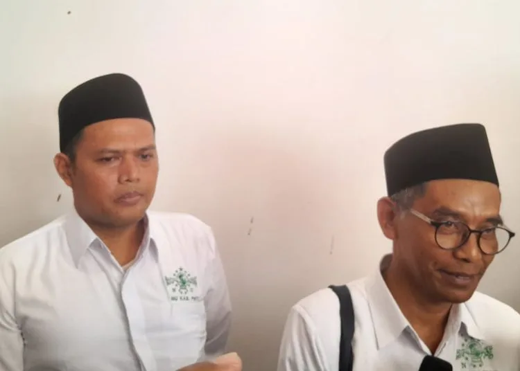 PCNU Pati Jelaskan Kebijakan Lima Hari Sekolah di Sidang Hak Angket DPRD 25 Wakil Ketua Pengurus Cabang Nahdlatul Ulama (PCNU) Pati, Umar Farouq, ditemui usai hadir di sidang hak angket DPRD Pati terkait kebijakan Bupati Pati pada Kamis, 28 Agustus 2025. (Lingkar Network/Lingkarjateng.id)