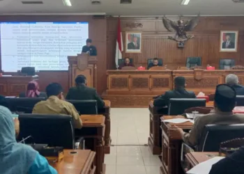 Rapat paripurna DPRD Kota Salatiga di Ruang Bhineka Tunggal Ika DPRD pada Senin, 25 Agustus 2025. (Angga Rosa/Lingkarjateng.id)