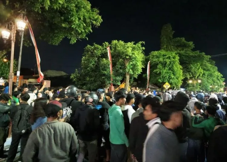 Sempat Ricuh Aksi Unjuk Rasa di Salatiga Berakhir Damai Usai Mediasi