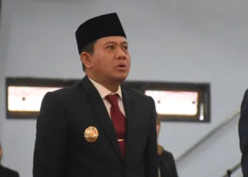 Wakil Bupati Pekalongan, Sukirman, saat menghadiri Rapat Paripurna DPRD Kabupaten Pekalongan untuk mendengarkan pidato kenegaraan Presiden RI, Jumat, 15 Agustus 2025. (Fahri Akbar/Lingkarjateng.id)