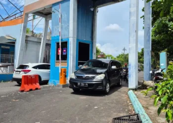 POTRET: Pintu masuk Pelabuhan Jepara. (Tomi Budianto/Lingkarjateng.id)