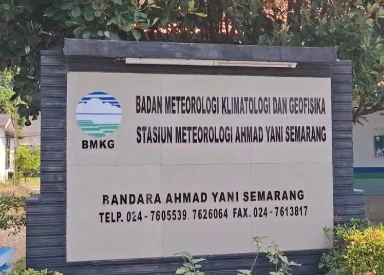 BMKG Prediksi Hujan Intensitas Rendah Guyur Kota Semarang 3 Hari ke Depan 25 Kantor BMKG Stasiun Meteorologi Ahmad Yani Semarang. (Rizky Syahrul/Lingkarjateng.id)