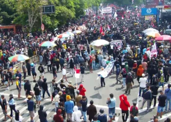 Situasi demo Pati 13 Agustus 2025 yang terpantau lewat kamera CCTV. (Lingkarjateng.id)