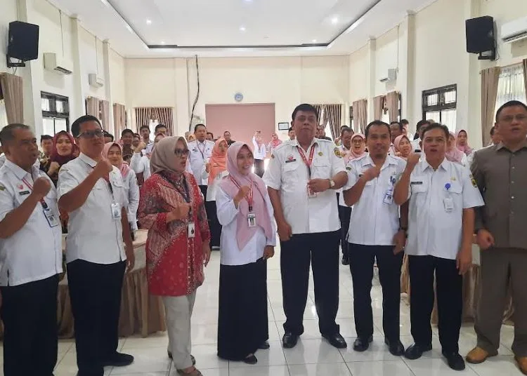 Disdik Grobogan Beri Kemudahan Guru Urus Cuti Lewat Aplikasi SiCERDAS 25 Kepala Disdik Grobogan Purnyomo mensosialisasikan aplikasi SiCERDAS. (Dok. Disdik Grobogan)