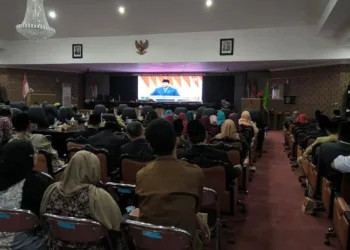 Pemkab-DPRD Kendal Dengarkan Pidato Kenegaraan, Siap Tindaklanjuti Instruksi Presiden 32 Rapat Paripurna Istimewa dengan agenda melihat dan mendengarkan Pidato Kenegaraan Presiden Republik Indonesia Prabowo Subianto dalam rangka memperingati Hari Kemerdekaan RI ke-80 Tahun 2025, di Ruang Paripurna DPRD Kendal, Jumat, 15 Agustus 2025. (Arvian Maulana/Lingkarjateng.id)