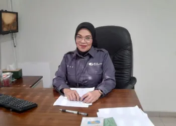Kepala Kantor BPJS Ketenagakerjaan Cabang Kendal Rostina. (Arvian Maulana/Lingkarjateng.id)
