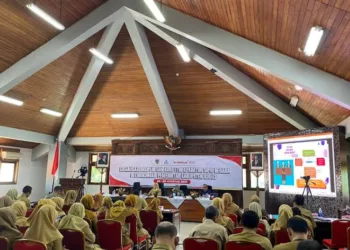 Pelaksanaan kegiatan Sosialisasi Disiplin dan Kode Etik Aparatur Sipil Negara (ASN) di Ruang Rapat Lantai 4 Gedung A Setda Kudus, Senin, 25 Agustus 2025. (Nisa Hafizhotus S/Lingkarjateng.id)