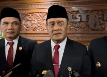 Terjunkan Satgas Pangan Usut Beras Oplosan, Gubernur Jateng: Kita Beri Efek Jera 25 Gubernur Jawa Tengah Ahmad Luthfi saat diwawancara di Semarang, Jumat, 15 Agustus 2025. (Rizky Syahrul/Lingkarjateng.id)