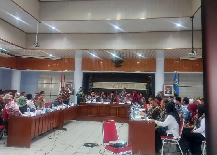 Rembang Ikuti Verifikasi Lanjutan Penghargaan Swasti Saba 2025, Ini Harapan Bupati 25 Bupati dan Wakil bersama jajaran OPD mengikuti verifikasi Lanjutan Penghargaan Swasti Saba 2025. Selasa, 26 Agustus 2025. (Muhammad Faalih/Lingkarjateng.id)