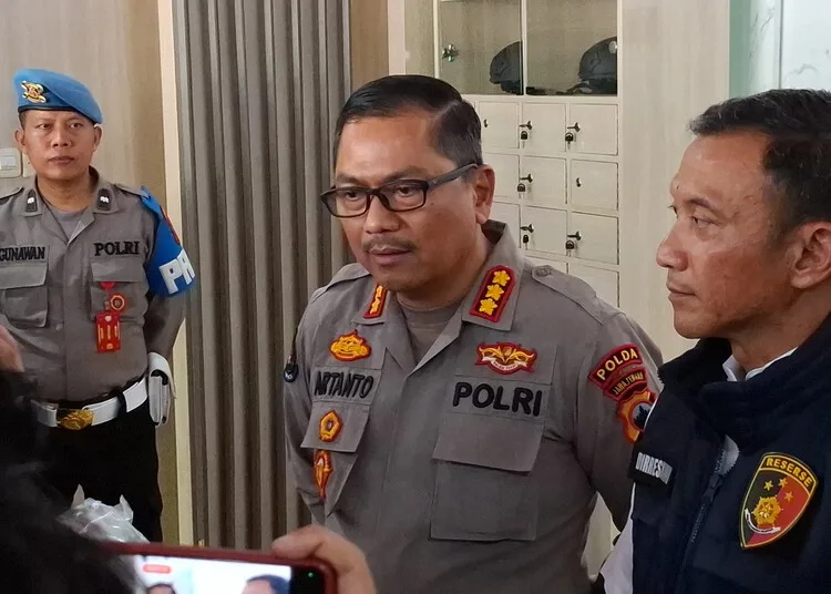 Polda Jateng Respons Fenomena Pengibaran Bendera One Piece 25 Kabid Humas Polda Jawa Tengah Kombes Pol Artanto. (Rizky Syahrul Al-Fath/Lingkarjateng.id)