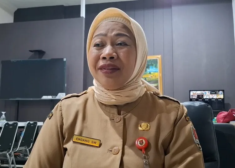 Pemkot Semarang Siapkan Zona Kuliner Halal, Ini Lokasi Sasarannya 25 Kepala Dinas Ketahanan Pangan (Dishanpan) Kota Semarang, Endang Sarwiningsih Setyawulan. (Syahril Muadz/Lingkarjateng.id)