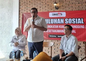 Wakil Ketua DPRD Jawa Tengah, Mohammad Saleh, memaparkan materi dalam diskusi Penyuluhan Sosial "Peningkatan Kualitas Tanggung Jawab dan Kesetiakawanan Sosial" yang digelar Dinas Sosial Provinsi Jawa Tengah di Kota Semarang, Rabu, 13 Agustus 2025. (Lingkarjateng.id)