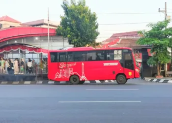 Bus Trans Semarang. (Syahril Muadz/Lingkarjateng.id)