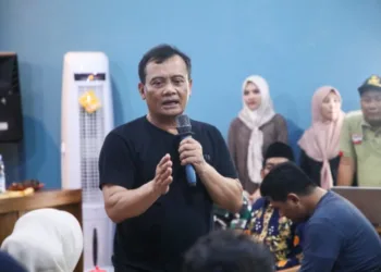 Gubernur Jawa Tengah, Ahmad Luthfi, saat kunjungan ke Desa Babalan, Kecamatan Wedung, Kabupaten Demak, pada Sabtu, 23 Agustus 2025. (Pemprov Jateng/Lingkarjateng.id)