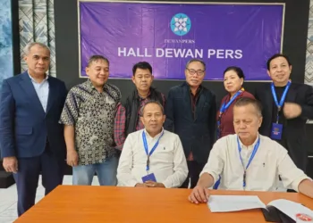 Steering Committee (SC) Kongres Persatuan Wartawan Indonesia (PWI) 2025 memberi keterangan usai rapat di Hall Dewan Pers, Jakarta, pada Senin, 4 Agustus 2025. (Dok. Lingkarjateng.id)