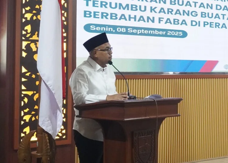 Bupati Batang Dukung Pemanfaatan Limbah FABA PLTU Jadi Terumbu Karang Buatan 25 Bupati Batang, M. Faiz Kurniawan, saat memberi sambutan dalam forum diseminasi di Aula Bupati Batang pada Senin, 8 September 2025. (Pemkab Batang/Lingkarjateng.id)