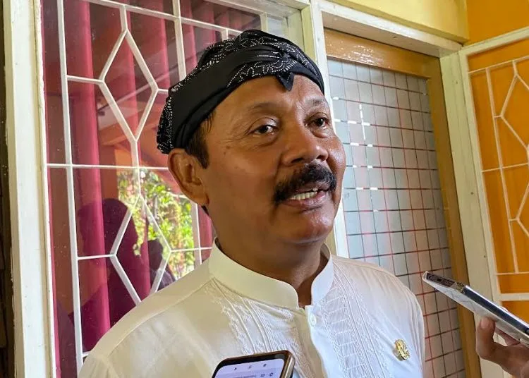 Disdikpora Kudus Larang Sekolah Potong Bantuan PIP Siswa 25 Kepala Dinas Pendidikan, Kepemudaan dan Olahraga (Disdikpora) Kabupaten Kudus, Harjuna Widada. (Nisa Hafizhotus Syarifa/Lingkarjateng.id)