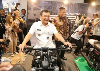 Gubernur Jawa Tengah, Ahmad Luthfi, saat menghadiri Gaikindo Indonesia International Auto Show (GIIAS) the Series Semarang di Muladi Dome, Universitas Diponegoro, Semarang, Rabu, 24 September 2025. (Pemprov Jateng/Lingkarjateng.id)
