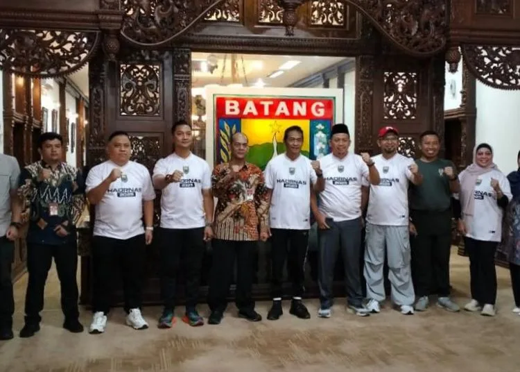 Kemendagri Apresiasi Respons Cepat Pemkab Batang Tanggapi Aksi Unjuk Rasa 25 Wakil Bupati Batang, Suyono, bersama Forkopimda saat menerima kunjungan Tim Kementerian Dalam Negeri di sela-sela Perayaan Hari Olahraga Nasional (Haornas) Ke-42 di Aula Bupati Batang, Kabupaten Batang, Jumat, 12 September 2025. (Pemkab Batang/Lingkarjateng.id)