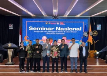 Wakil Ketua DPRD Jawa Tengah, Mohammad Saleh (kedua kanan), menghadiri acara diskusi bertajuk “Peranan DKPP RI dalam Pencegahan dan Penegakan Etika Pemilu” di Universitas Diponegoro, Semarang pada Sabtu, 13 September 2025. (Lingkar Network/Lingkarjateng.id)