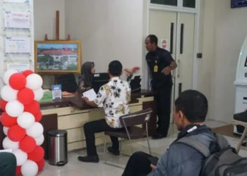 Suasana pelayanan masyarakat di Kantor Pertanahan Kota Pekalongan, Senin, 8 September 2025. (Fahri Akbar/Lingkarjateng.id)