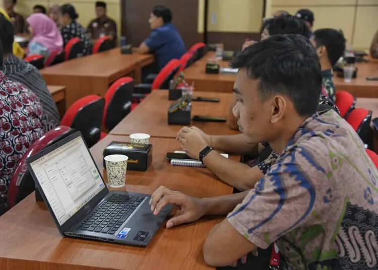 Pemkab Grobogan Perkuat Keterbukaan Informasi Publik 25 Peserta mengikuti kegiatan Pembinaan dan Evaluasi Pejabat Pengelola Informasi dan Dokumentasi (PPID) di Mal Pelayanan Publik (MPP) Srikandi, Kabupaten Grobogan, Kamis, 18 September 2025. (Pemkab Grobogan/Lingkarjateng.id)