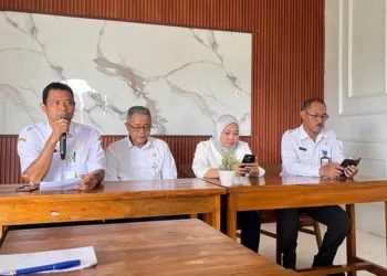 Dekranasda Batang Bidik Kota Tourism Lewat Batik, Strategi Pelestarian Digodok 26 Pengurus Dekranasda Batang menggelar pertemuan di Kafe Romansa Space Batang pada Rabu, 10 September 2025. (Pemkab Batang/Lingkarjateng.id)