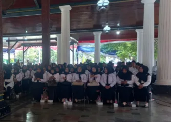 Peserta pengukuhan PPPK Kabupaten Rembang tahap II di Pendopo Museum RA Kartini, Selasa, 2 September 2025. (Muhammad Faalih/Lingkarjateng.id)