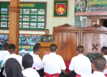 Kodim 0721/Blora saat menyambut kedatangan lulusan SPPI setelah mengikuti Diksarmil. (Kodim 0721/Blora/Lingkarjateng.id)