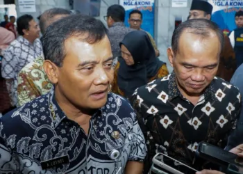 Gubernur Jawa Tengah Ahmad Luthfi ditemui usai rapat koordinasi bersama kepala daerah dan pimpinan DPRD provinsi dan kabupaten/kota di Kantor Gubernur Jawa Tengah, Kamis, 11 September 2025. (Dok. Lingkar Network)