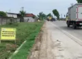Rambu-rambu titik rawan yang terpasang di Jalan Raya Demak-Mijen. (M Burhanuddin Aslam/Lingkarjateng.id)