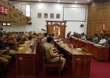 Aliansi Guru Honorer melakukan audiensi ke kantor DPRD Pati, Senin, 29 September 2025. (Lingkar Network)