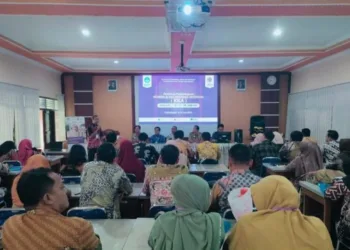 Suasana kegiatan pelatihan guru SD Kota Pekalongan dalam penerapan pembelajaran Koding Kecerdasan Artifisial (KKA) beberapa waktu lalu. (Fahri Akbar/Lingkarjateng.id)